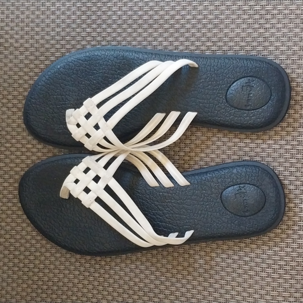 Sanuk women's Yoga Salty Sandals/Flip Flops
